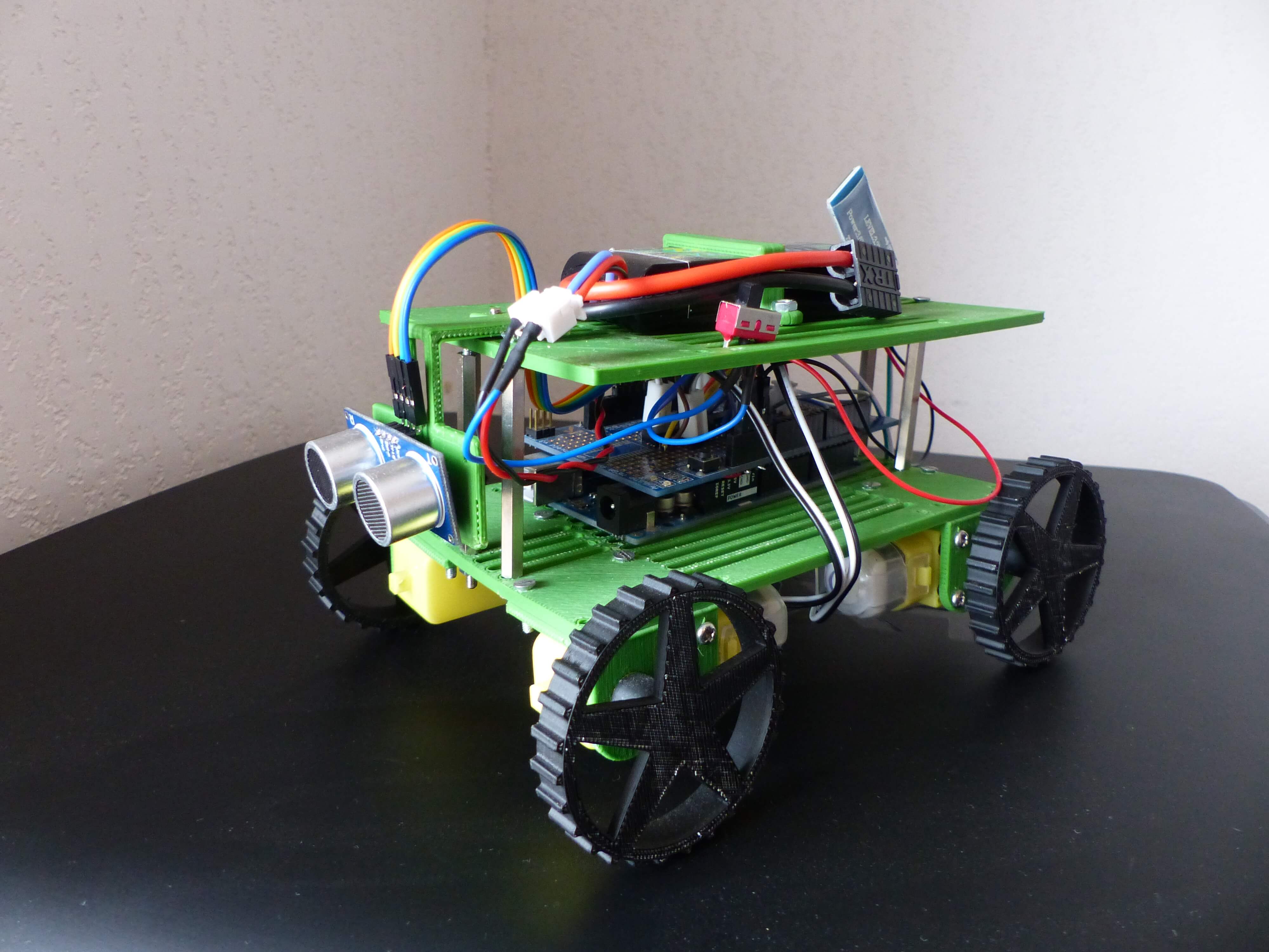 robot autonome rovy pouvant détecter et éviter les obstacles