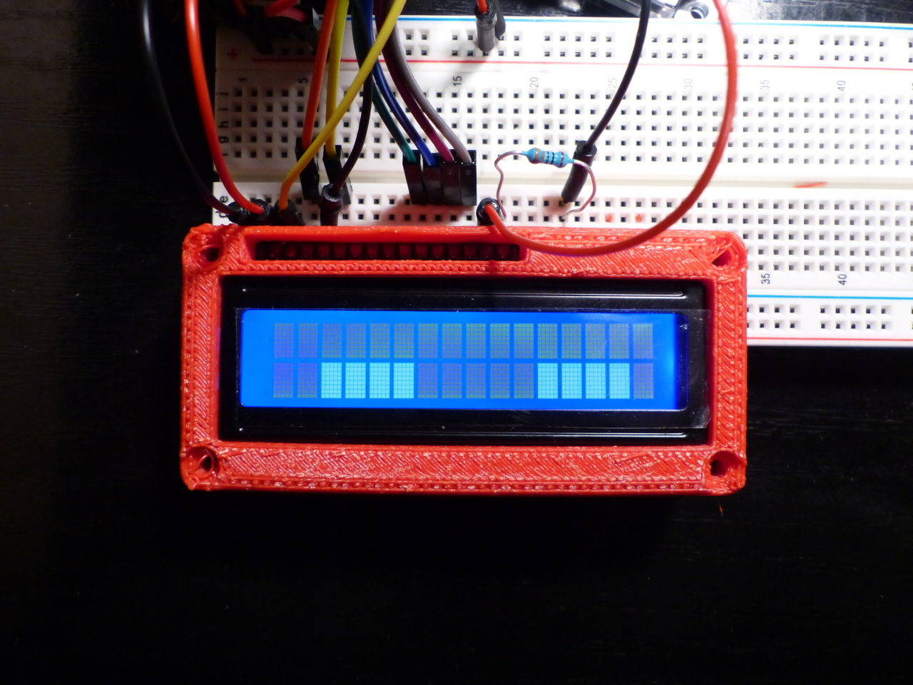 écran lcd16x2 affichant l'émotion endormi